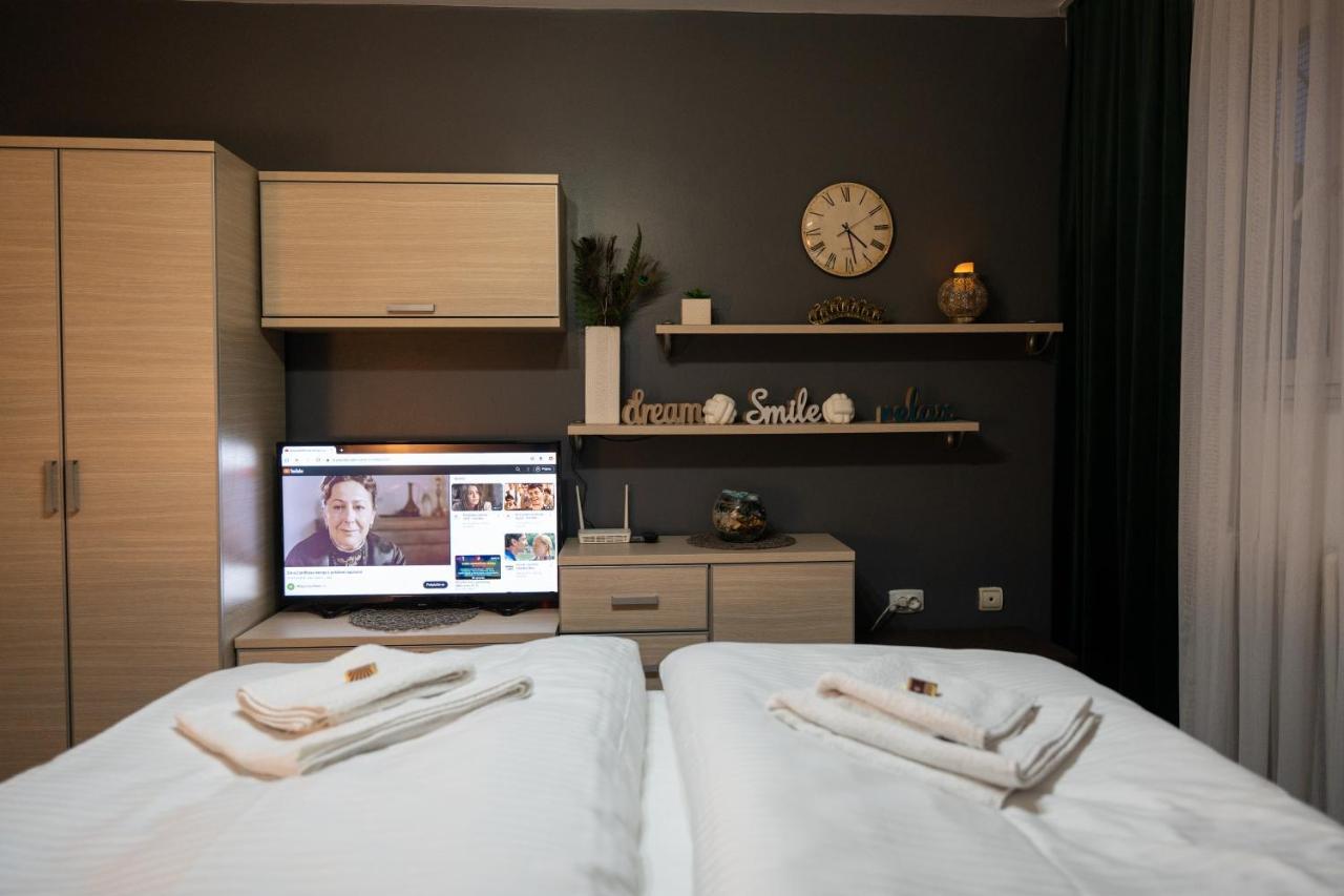Apartman Pozoriste Penthaus Banja Luka Exteriör bild
